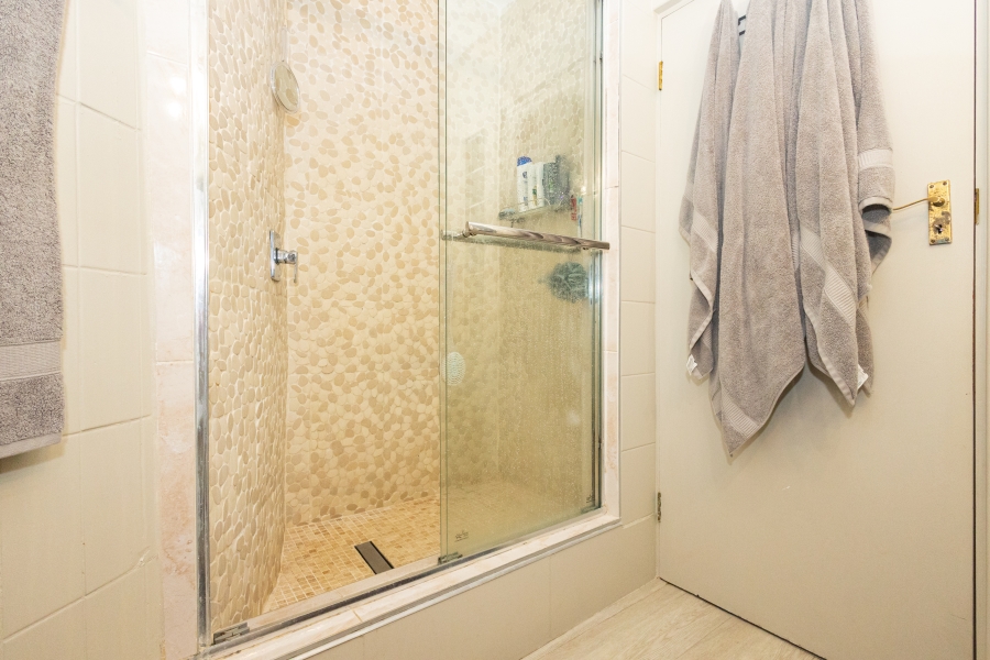 10 Bedroom Property for Sale in Plattekloof Western Cape